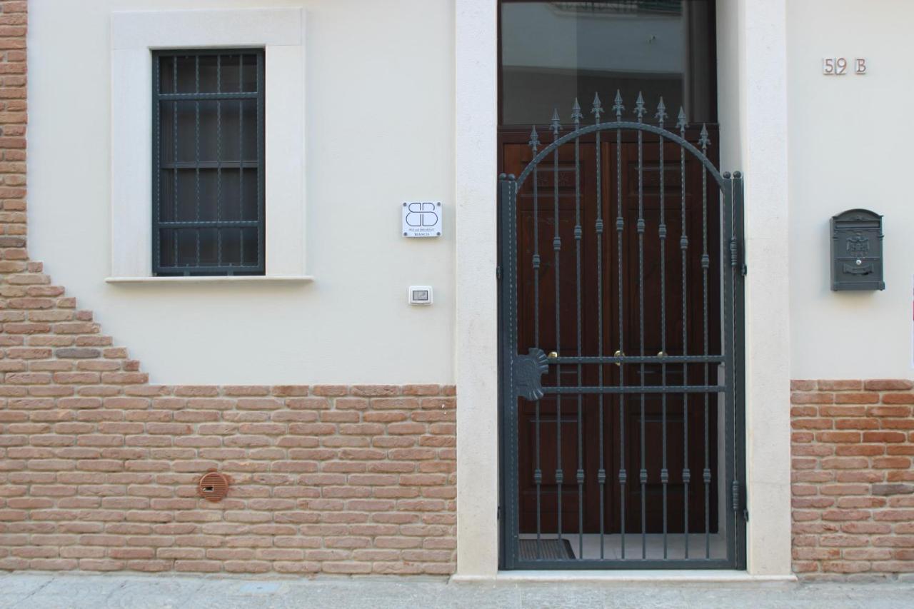B&B Bianco Apartments Orta Nova 外观 照片